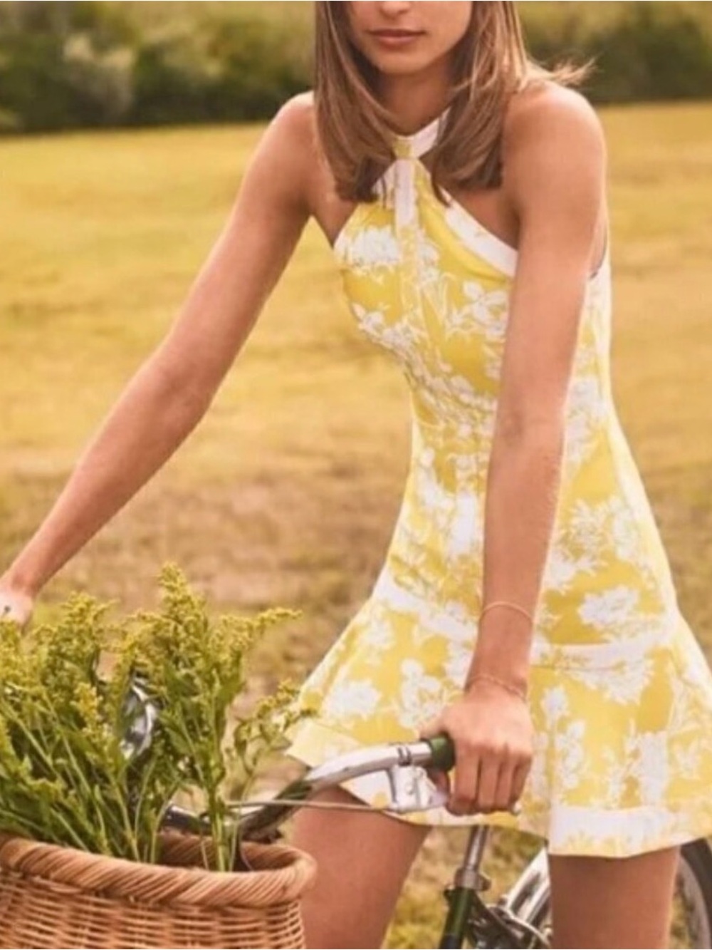 NWT ALEXIS REVOLVE CITRUS
YELLOW WHITE FLORAL JACQUARD
SOLANA DRESS- SIZE M